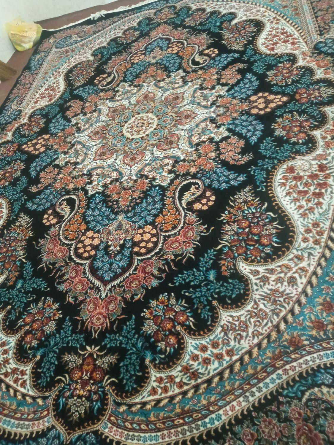 فرش۷۰۰شانه جنس خوب|فرش|چابهار, |دیوار