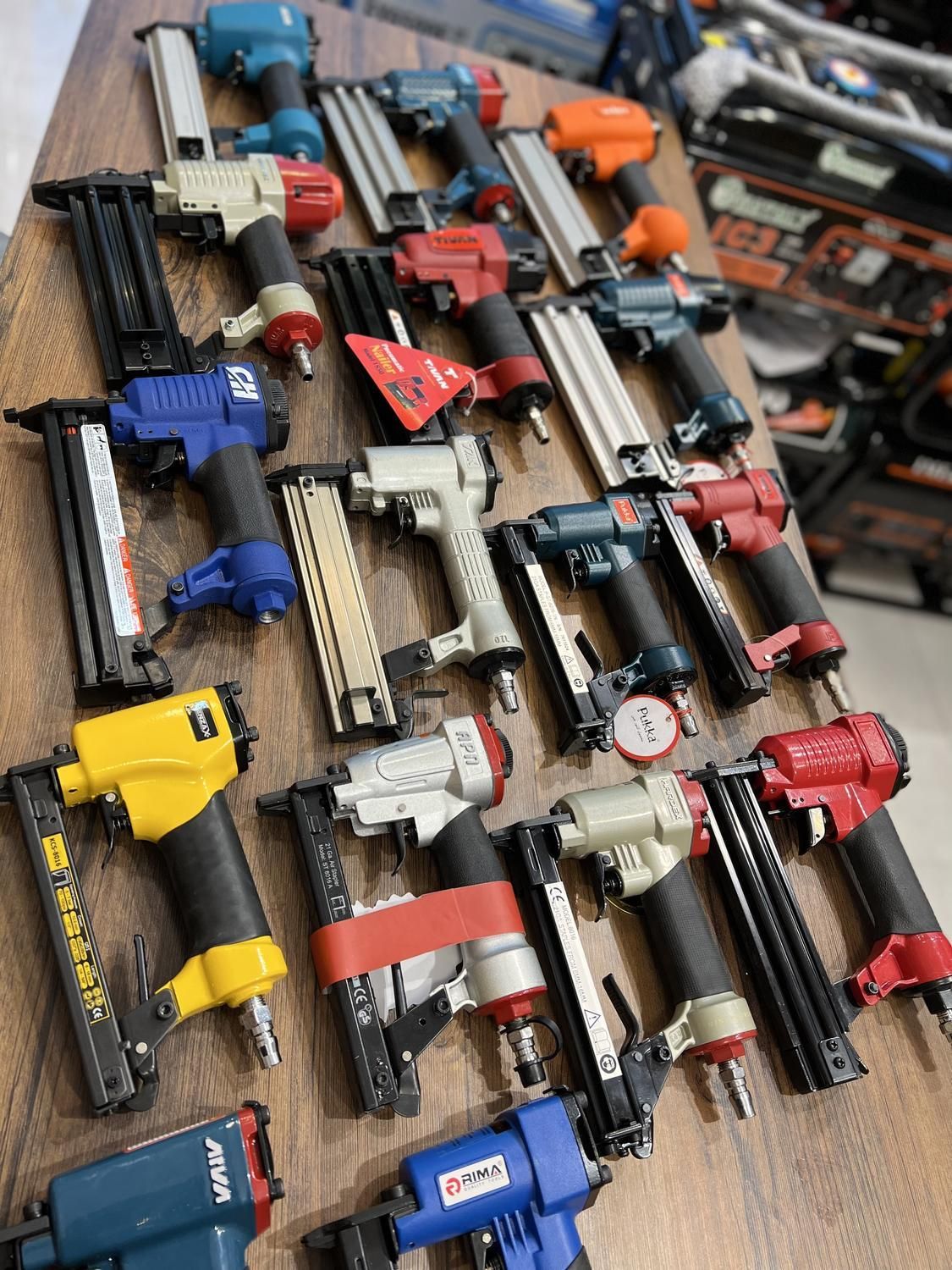 میخکوب منگنه میخ کوب بادی|ماشینآلات صنعتی|مشهد, هنرور|دیوار