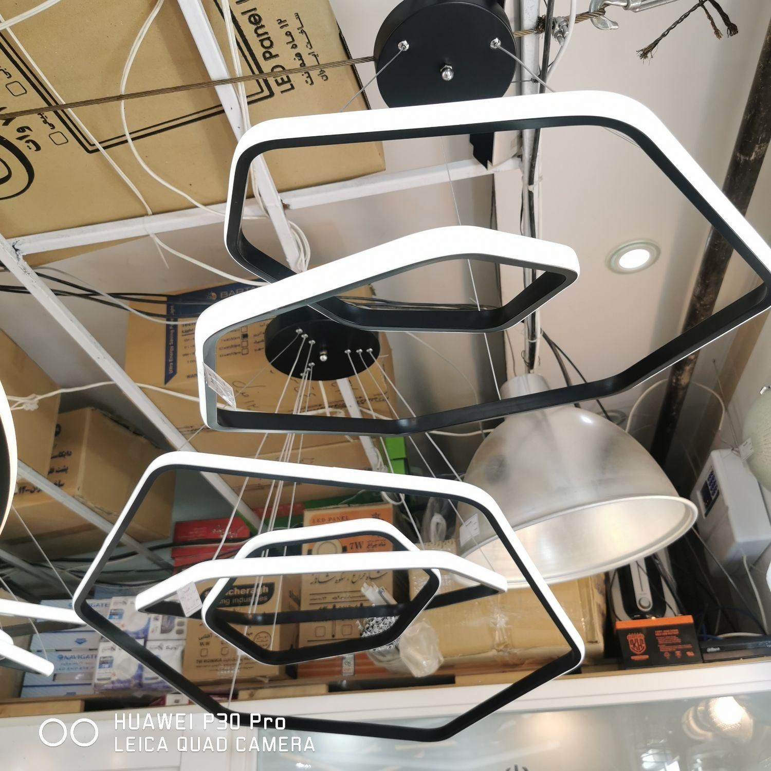 لوستر3حلقه.شش ضلعی.ریموت دار.برق رویال|لوستر و چراغ آویز|اصفهان, شیخ اشراق|دیوار