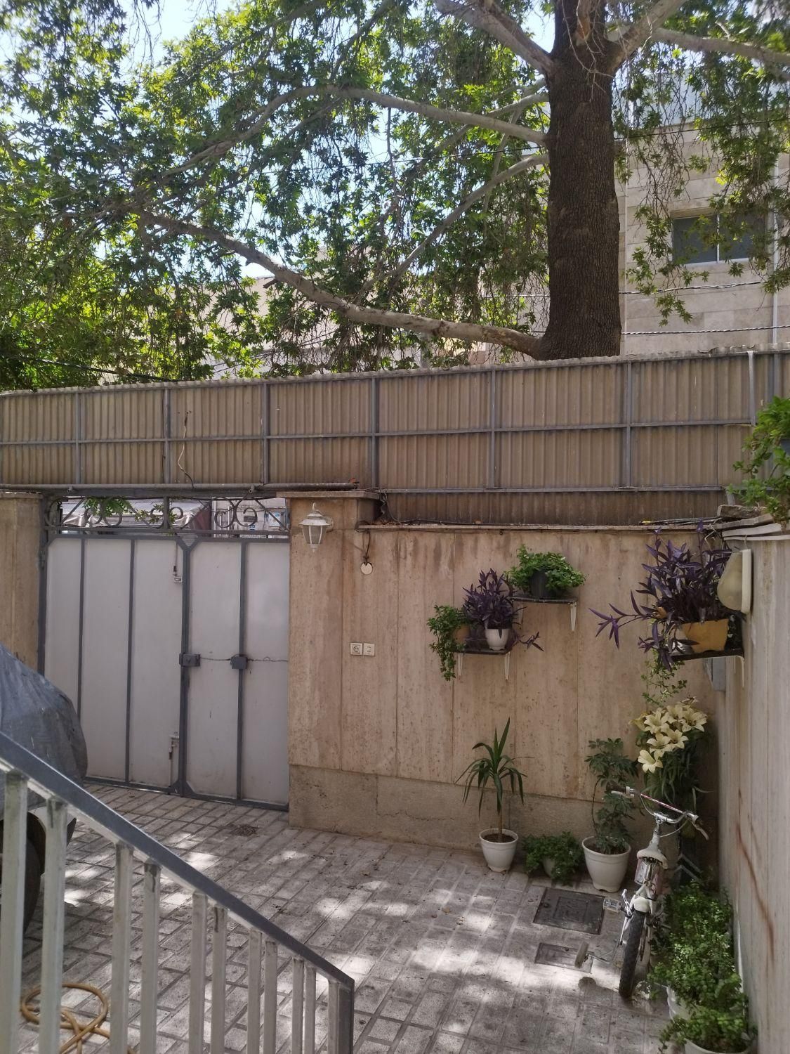 ملک کلنگی ۱۰۲ متر در سه طبقه تک واحدی|فروش زمین و ملک کلنگی|تهران, شارق شرقی|دیوار