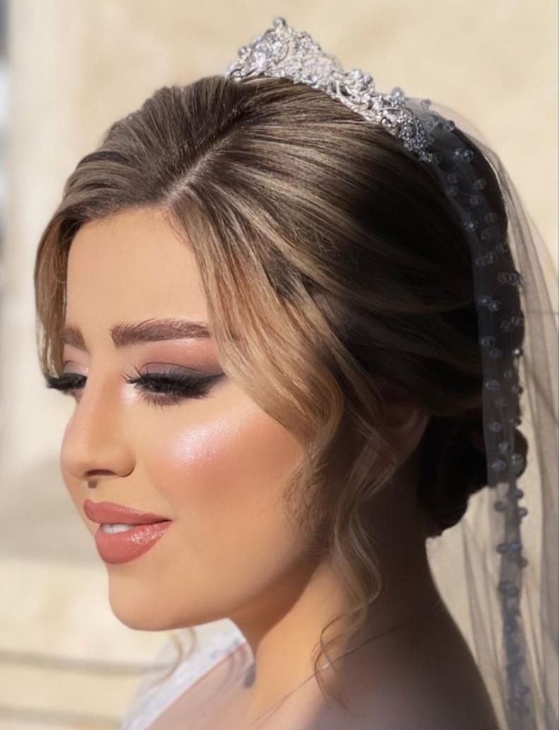 میکاپ و شنیون تخصصی عروس ومحفلی در سالن vip|خدمات آرایشگری و زیبایی|اصفهان, جلفا|دیوار