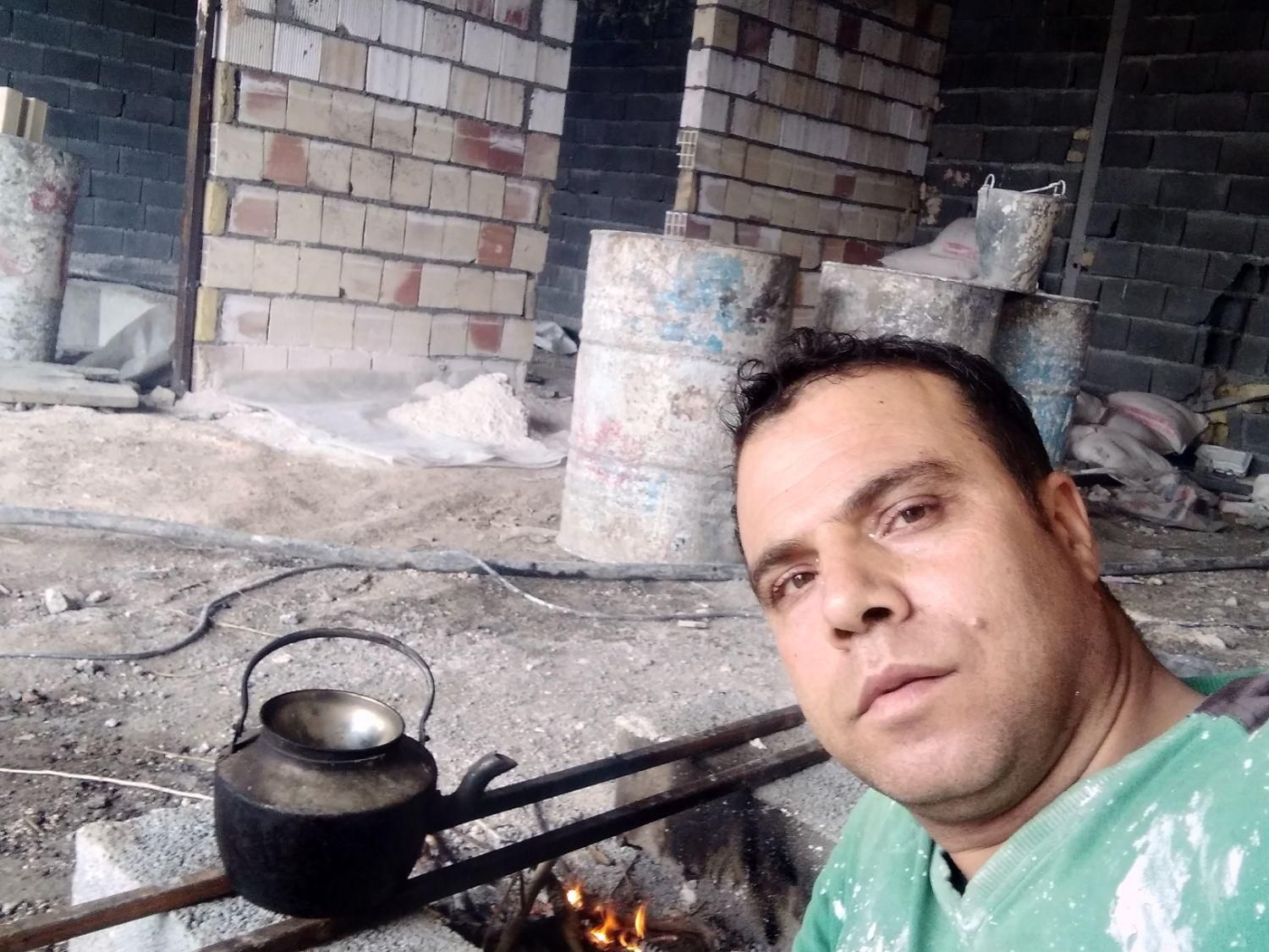 خورده کاری گچ کاری وگچبری و لکه گیری وبرق ساختمان|خدمات پیشه و مهارت|مشهد, الهیه|دیوار