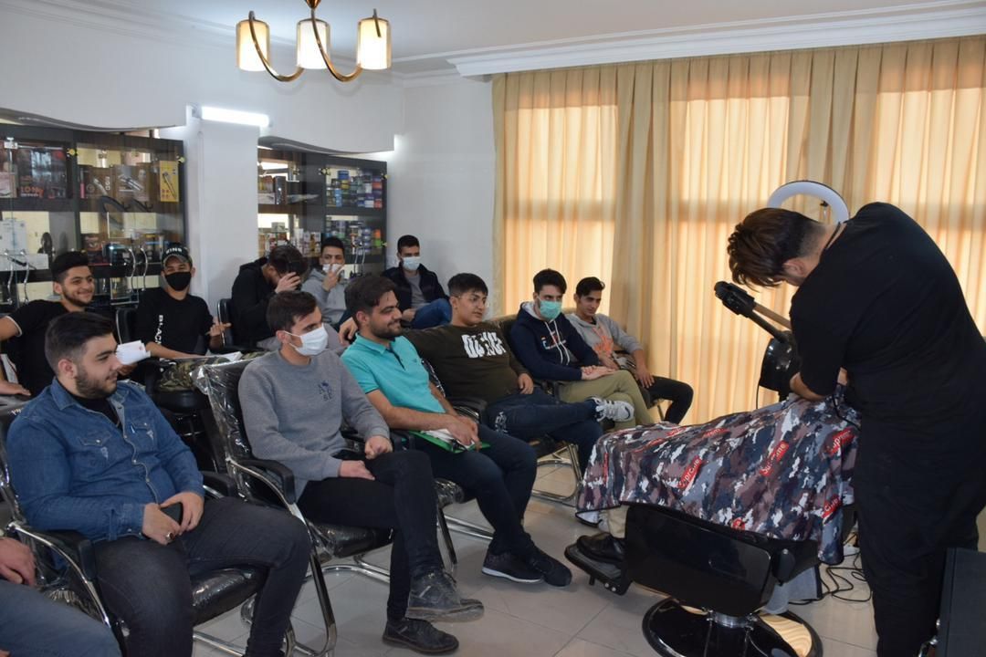خدمات آموزش آرایشگری مردانه/مدرک/فنی و حرفه ای|خدمات آرایشگری و زیبایی|اصفهان, دشتستان|دیوار