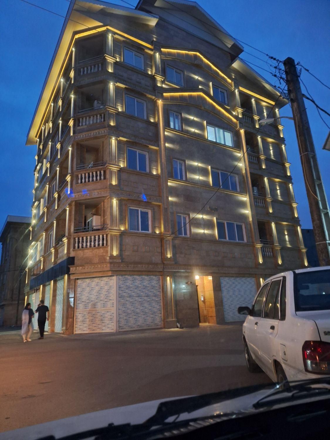 برقکاری نورپردازی،ایفون.لوستر.هالوژن خورده کاری|خدمات پیشه و مهارت|رشت, معلم|دیوار