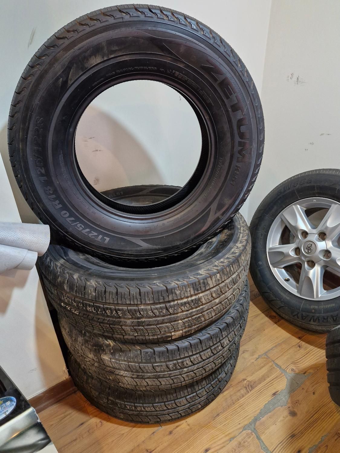 لاستیک  نکستن سایز۲۳۵،۶۰،۱۷|قطعات یدکی و لوازم جانبی|تهران, تجریش|دیوار