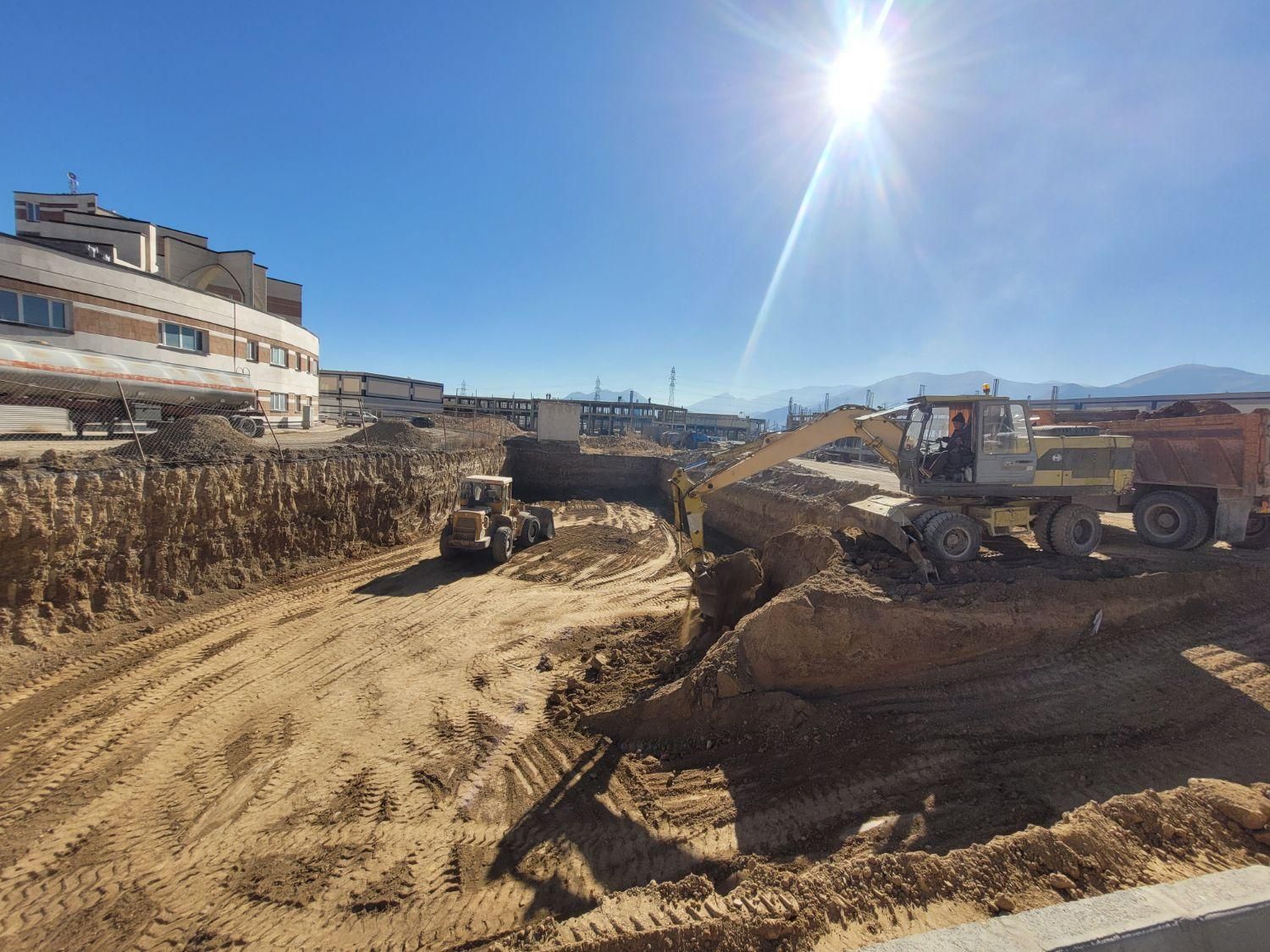 اجاره بیل مکانیکی لودر خاکبرداری|خدمات حمل و نقل|اراک, |دیوار