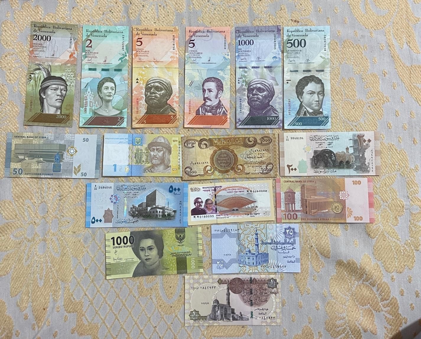 ۱۶ عدد اسکناس کلکسیونی خارجی|کلکسیون سکه، تمبر، اسکناس|تهران, آبشار|دیوار