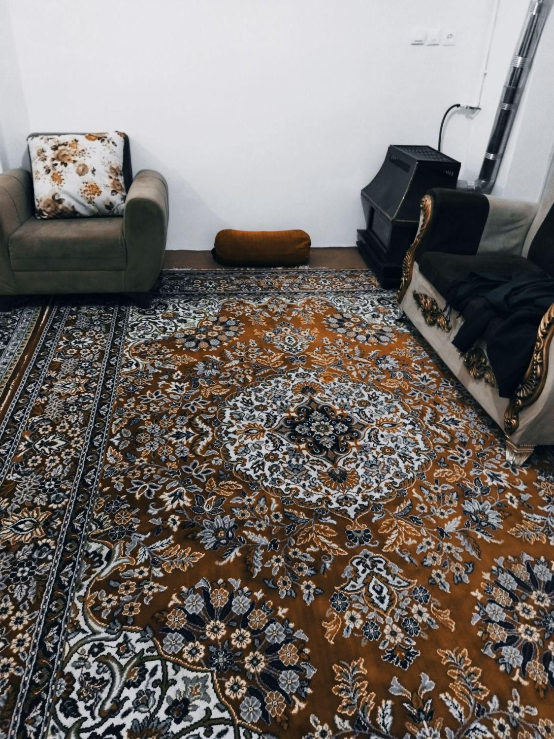 منزل مبله در زند ((نزدیک به حرم ))با قیمت مناسب|اجارهٔ کوتاه‌مدت آپارتمان و سوئیت|شیراز, شاهچراغ|دیوار
