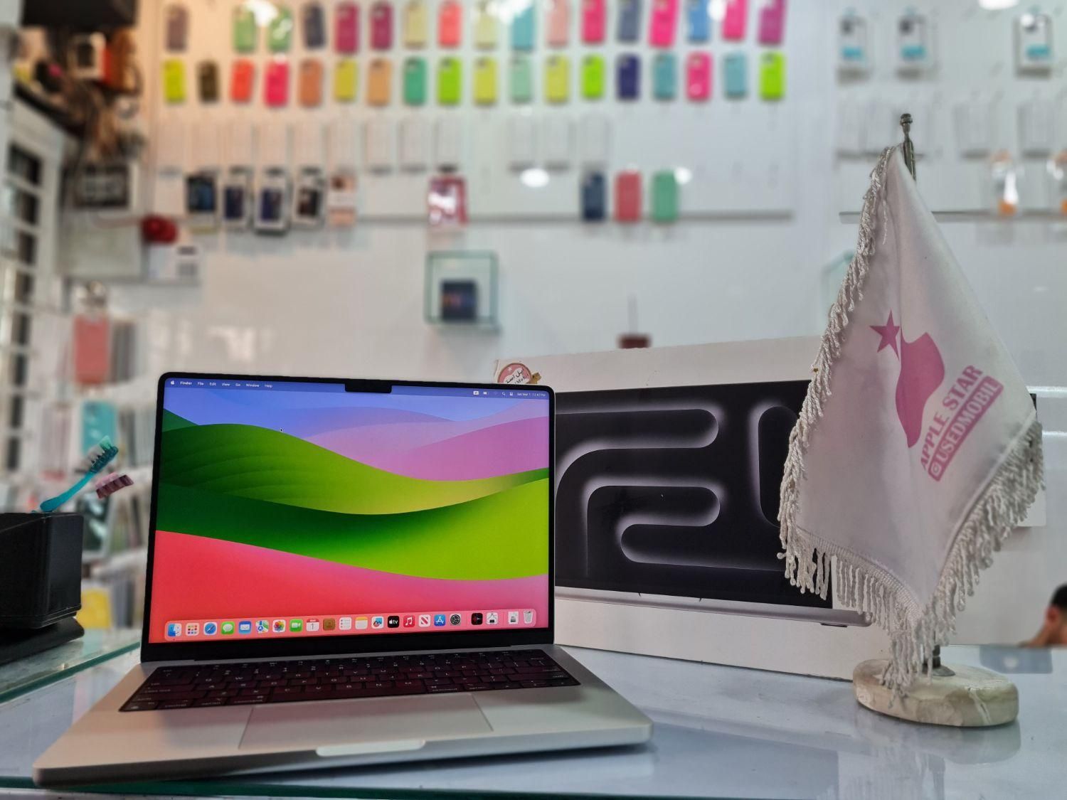 MacBook pro m3 512 ram8|رایانه همراه|تهران, استاد معین|دیوار