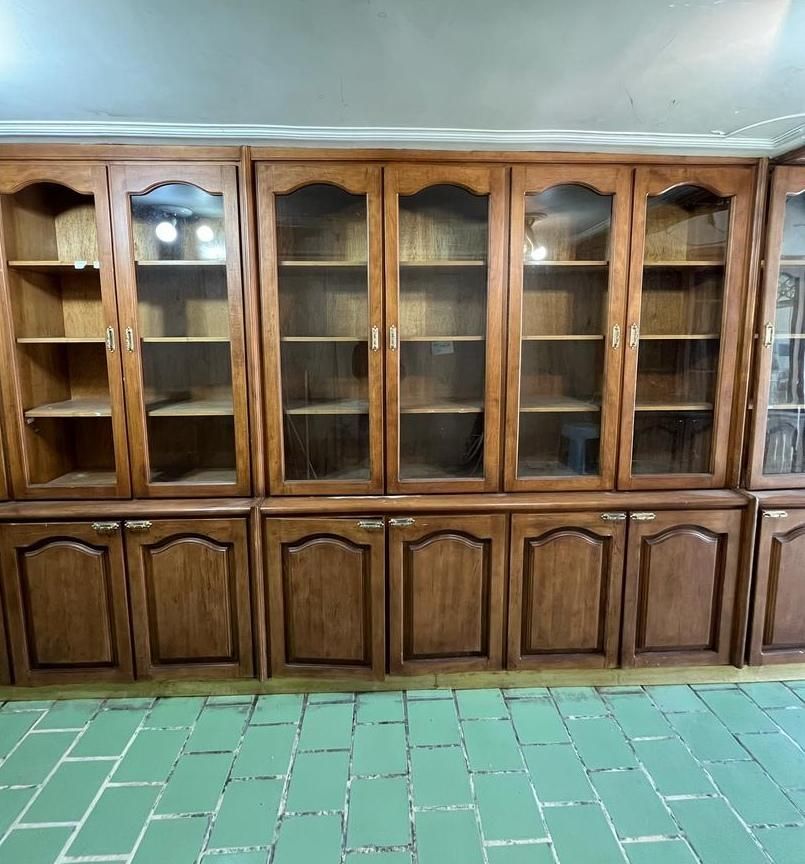 ویترین کتابخانه بوفه  پنجره چوبی گردو عتیقه جات|کلکسیون اشیاء عتیقه|شیراز, دروازه قران|دیوار