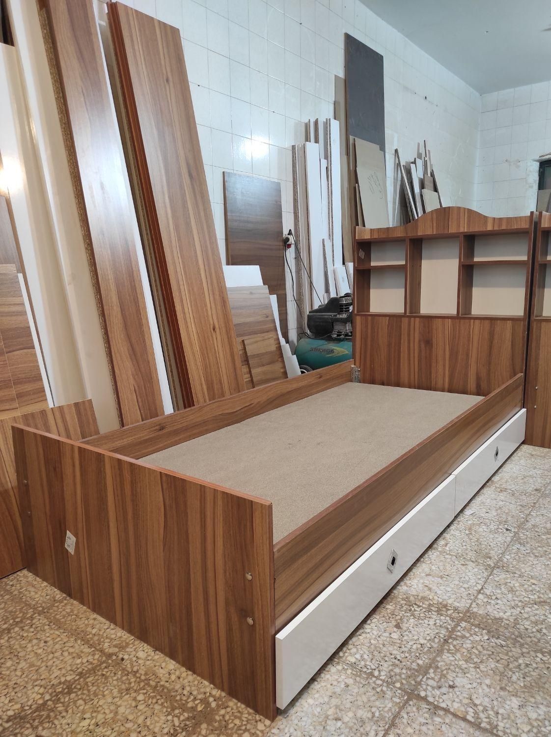 تخت خواب یک نفره با کیفیت بالا|تخت و سرویس خواب|خمینی‌شهر, |دیوار