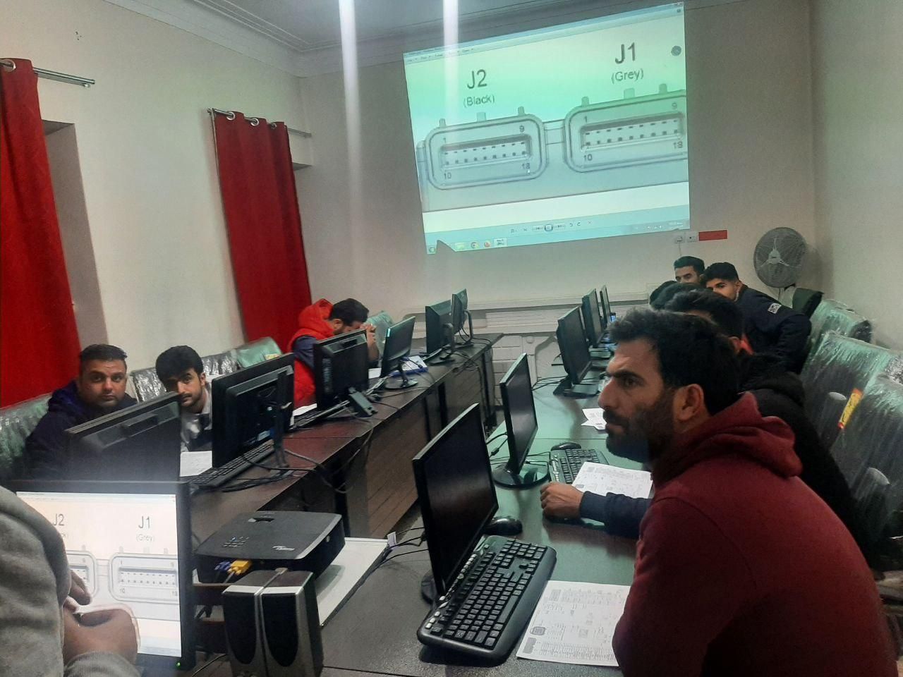 استخدام مدرس برنامه نویسی|استخدام آموزشی|تهران, میدان ولیعصر|دیوار