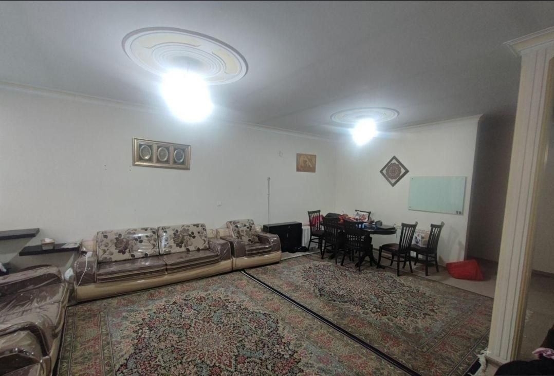 ۳۹۰ متر ویلایی در ۳ طبقه مستقل/شمالی حیاط دار|اجارهٔ خانه و ویلا|تهران, شادمان|دیوار