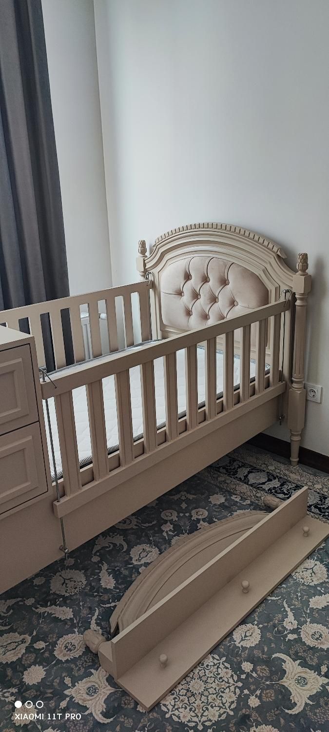 سرویس خواب چوب و ام دی اف نوزاد رنگ کرم بسیار زیبا|اسباب و اثاث بچه|تهران, اکباتان|دیوار