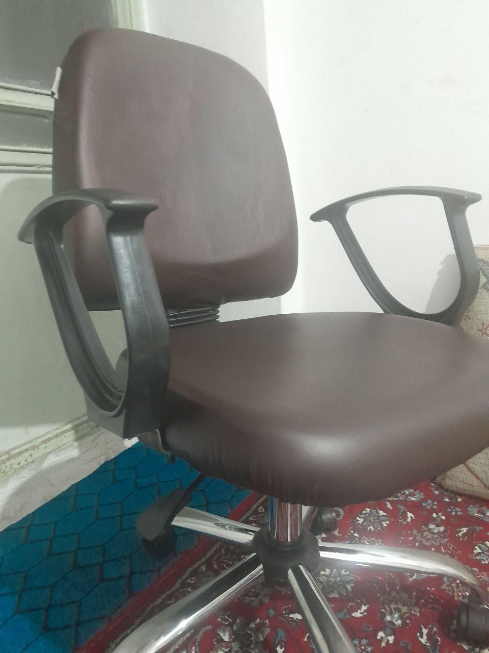 مانیتور سامسونگ و کیس وصندلی جک دار و میز کامپیوتر|رایانه رومیزی|قزوین, |دیوار