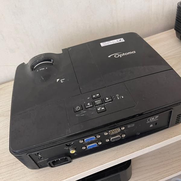 ویدیو پروژکتور با پرتاب نور بالا|تلویزیون و پروژکتور|شیراز, بعثت|دیوار