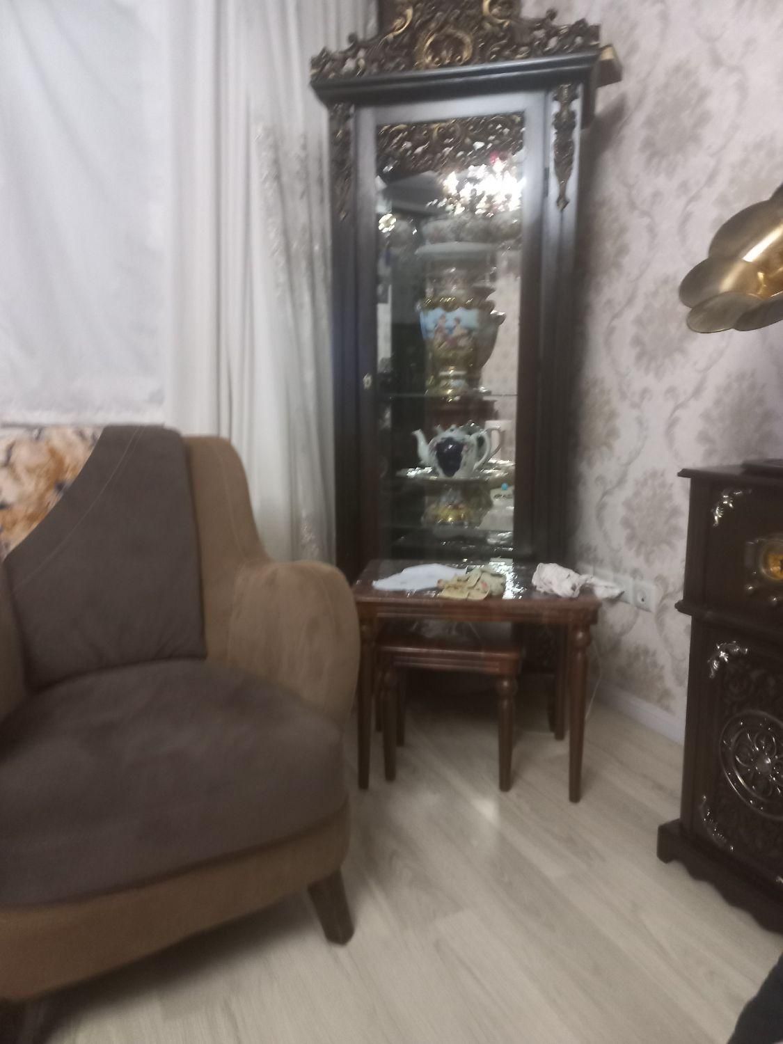 بوفه شیک وخیلی تمیز|بوفه، ویترین، کنسول|اردبیل, |دیوار