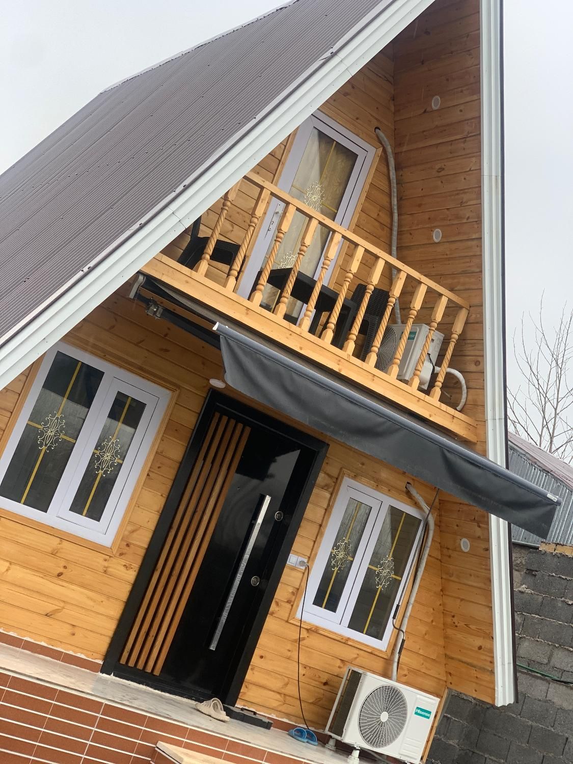 کلبه سوئیسی دوبلکس|اجارهٔ کوتاه‌مدت ویلا و باغ|رشت, دیلمان|دیوار