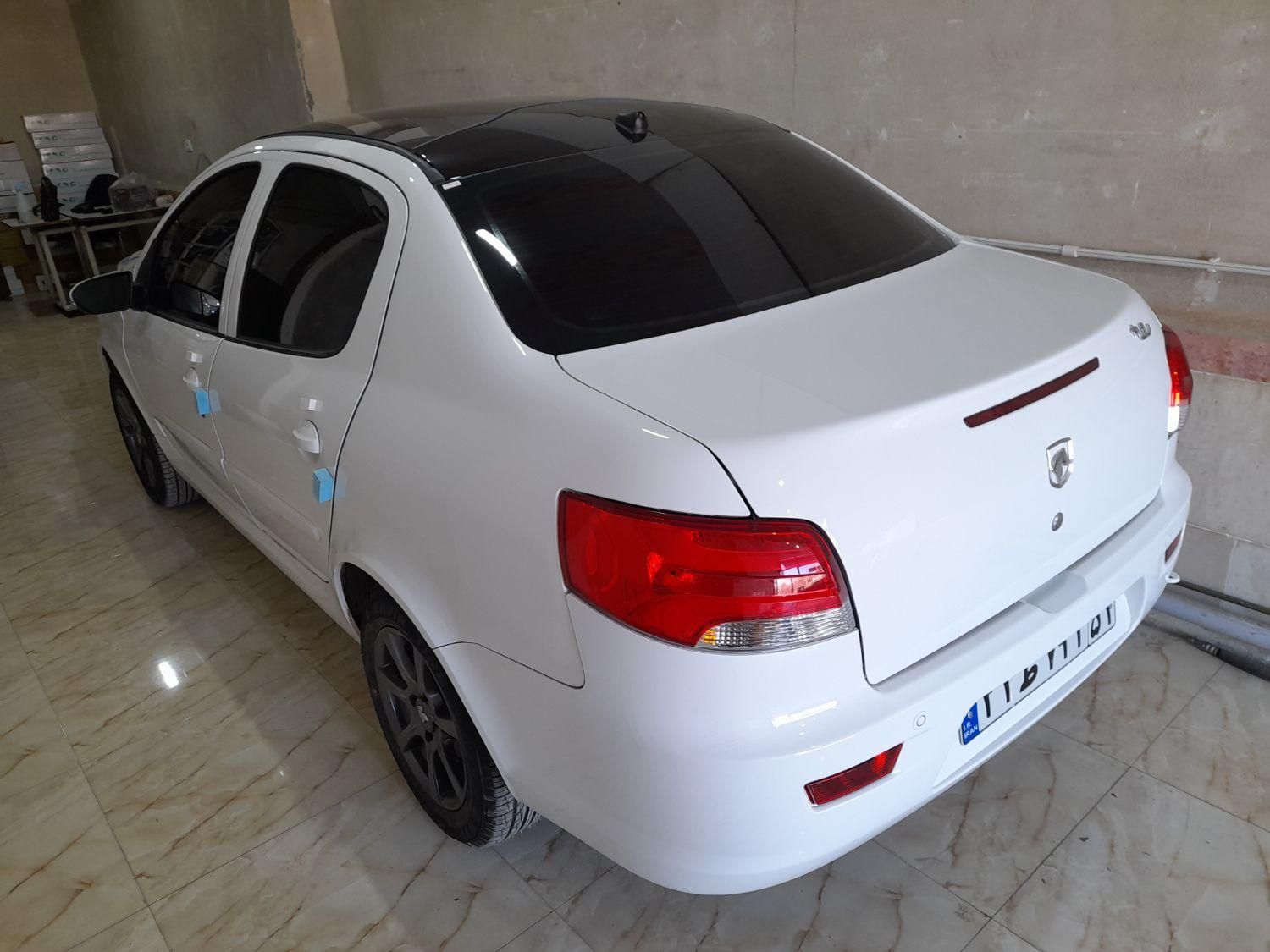 انواع شیشه دودی اصل با ضمانت|خدمات موتور و ماشین|سنندج, |دیوار