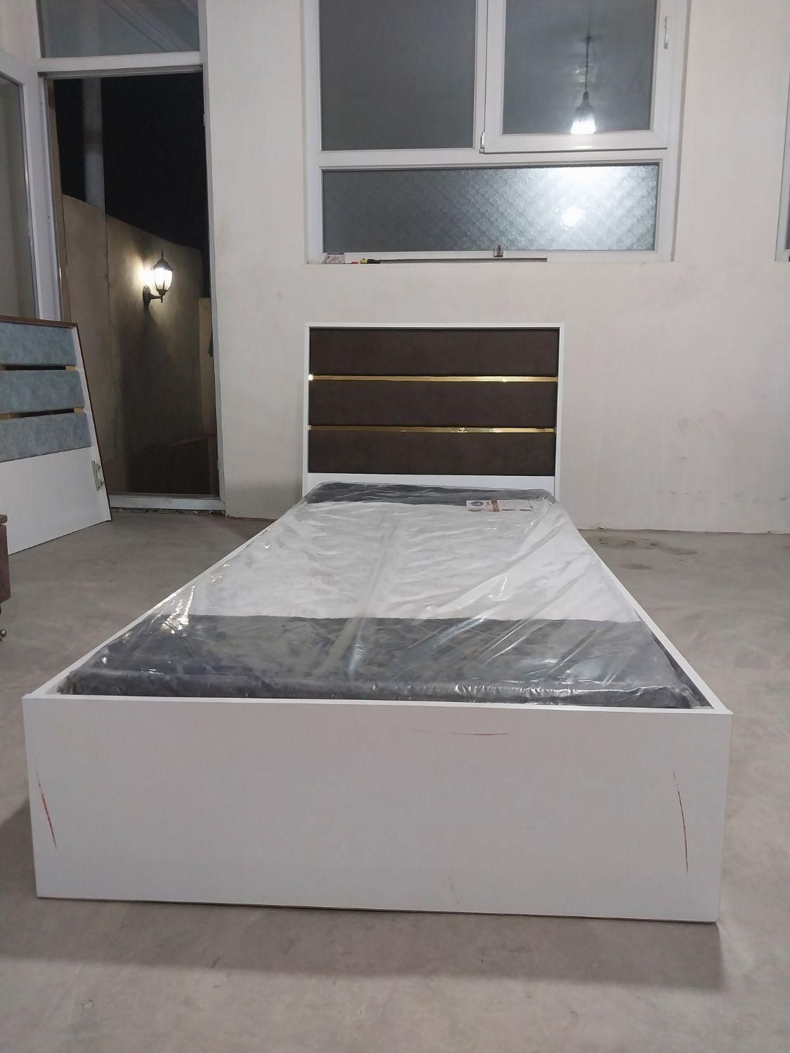 تخت تک نفره آلتین|تخت و سرویس خواب|تبریز, |دیوار