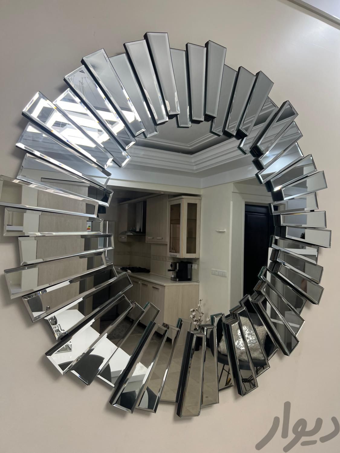 اینه|آینه|تهران, سازمان برنامه|دیوار