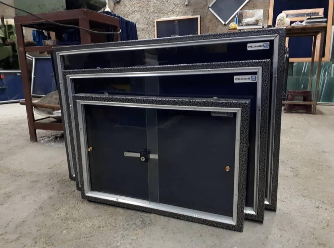 تابلو اعلانات آپارتمان تابلو اعلانات ساده|کتابخانه، شلف، قفسه‌های دیواری|تهران, امیریه|دیوار