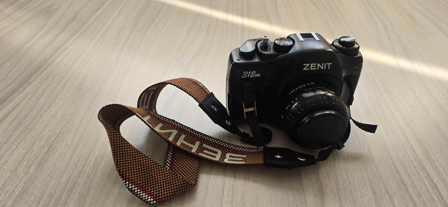 دوربین عکاسی زنیت ۳۱۲ zenit 312  بهمراه فلش|دوربین عکاسی و فیلم‌برداری|اصفهان, شهرک شهید منتظری|دیوار