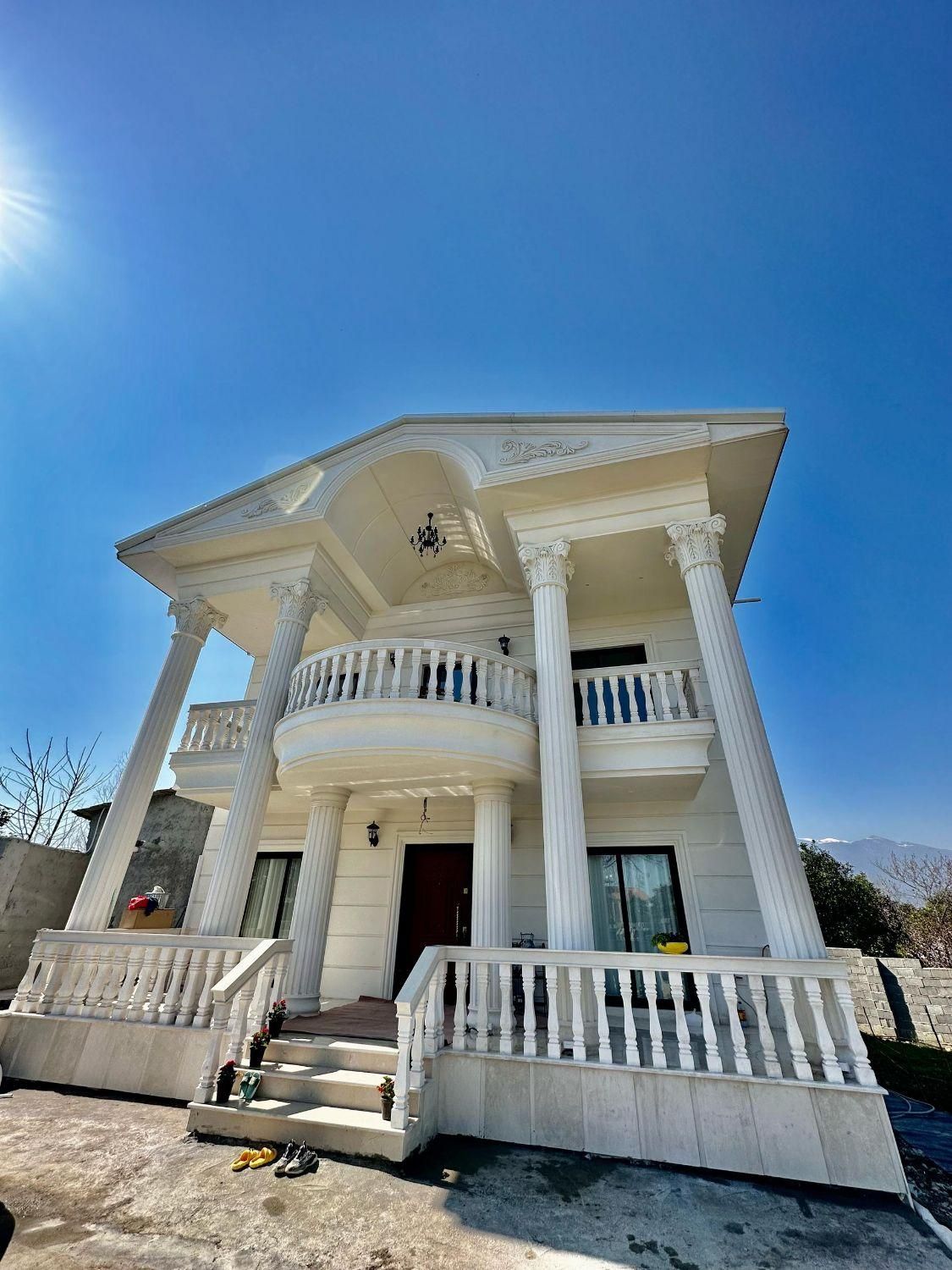 اجاره ویلا سه خوابه استخر دار نوساز با لوازم بازی|اجارهٔ کوتاه‌مدت ویلا و باغ|تنکابن, |دیوار