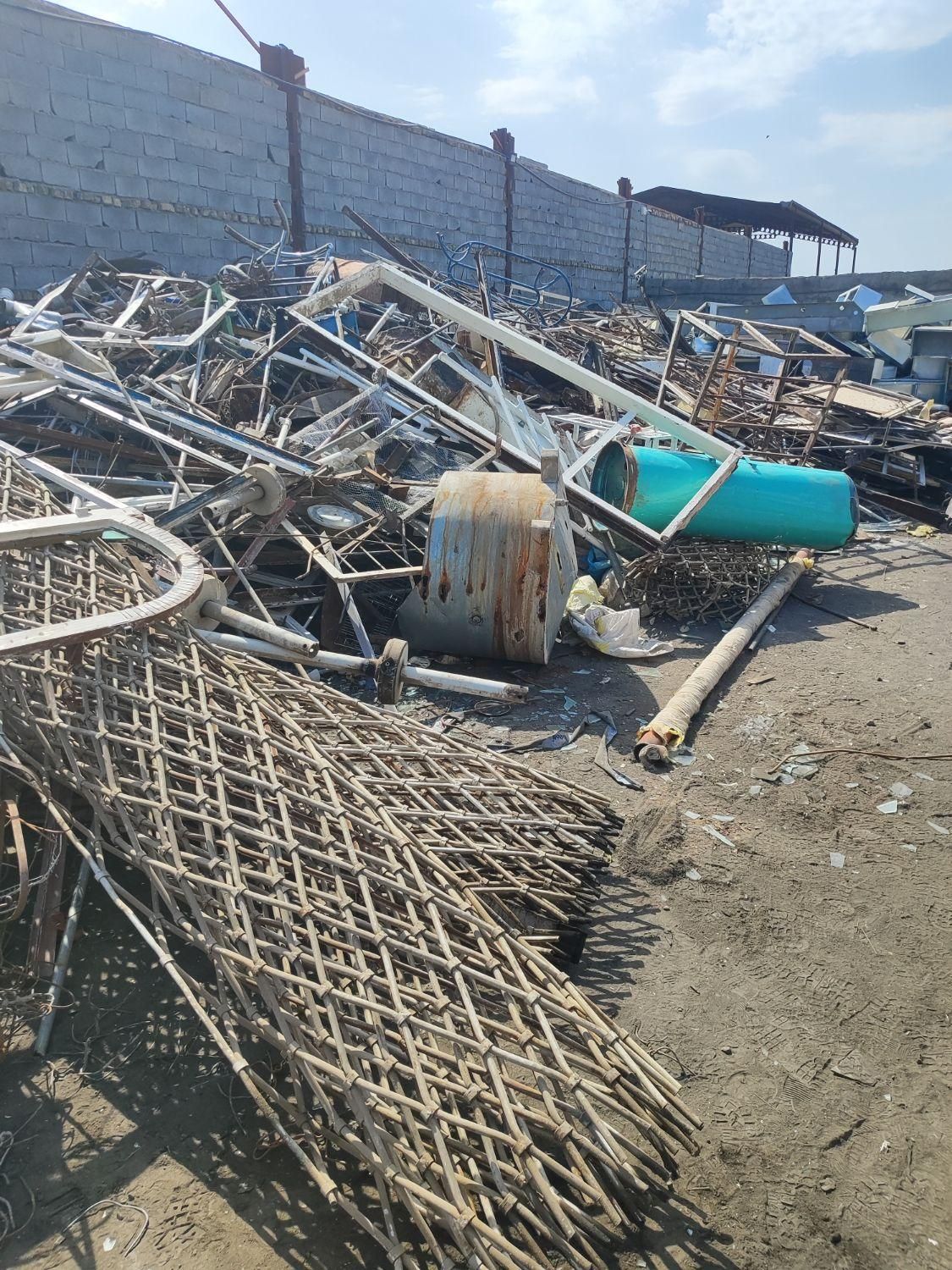 خرید ضایعات آهن کابینت آلومینیوم درب|عمده‌فروشی|مشهد, چهارچشمه|دیوار