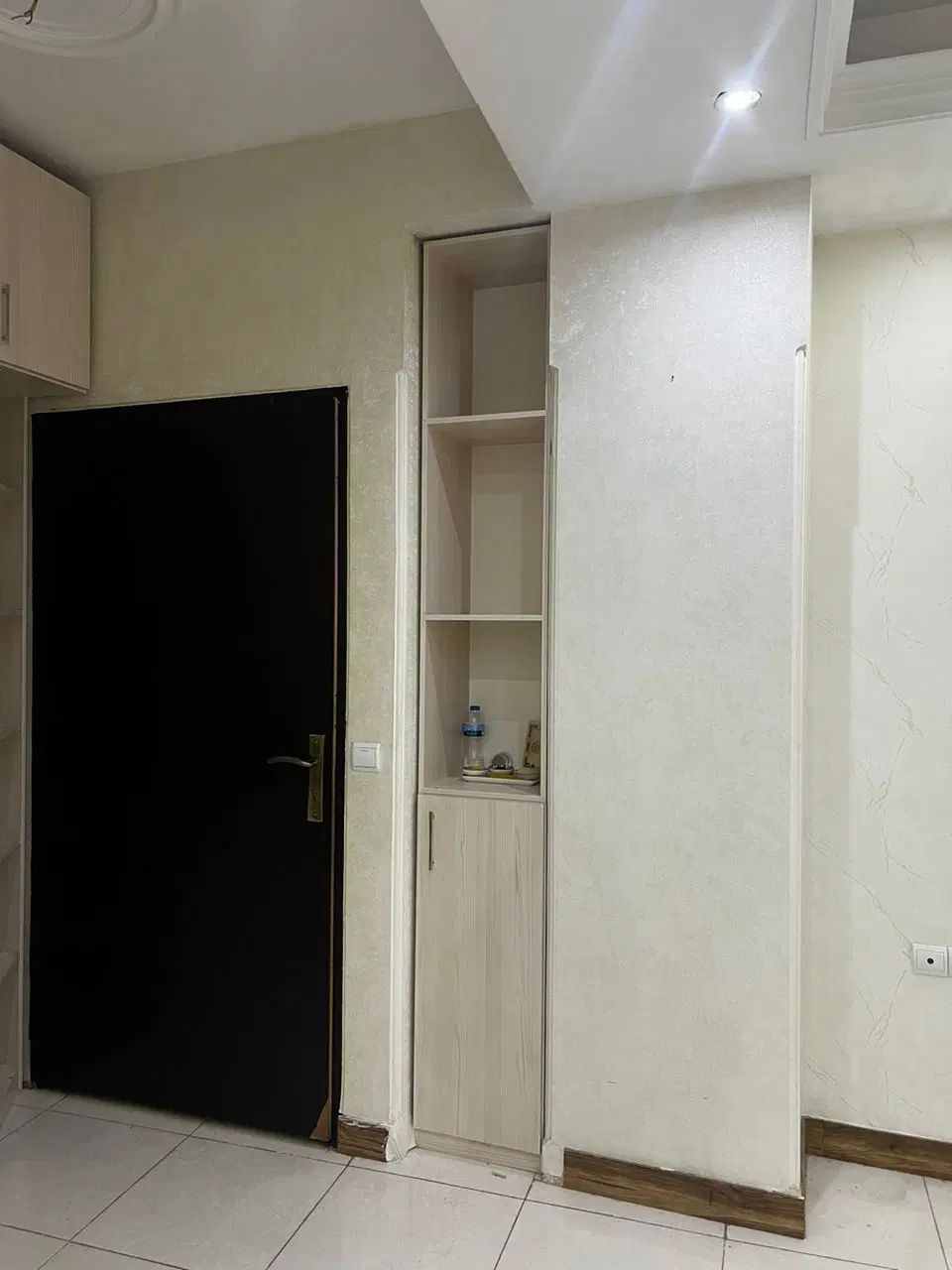 کتابخانه و جای دکوری|کتابخانه، شلف، قفسه‌های دیواری|تهران, هلال احمر|دیوار