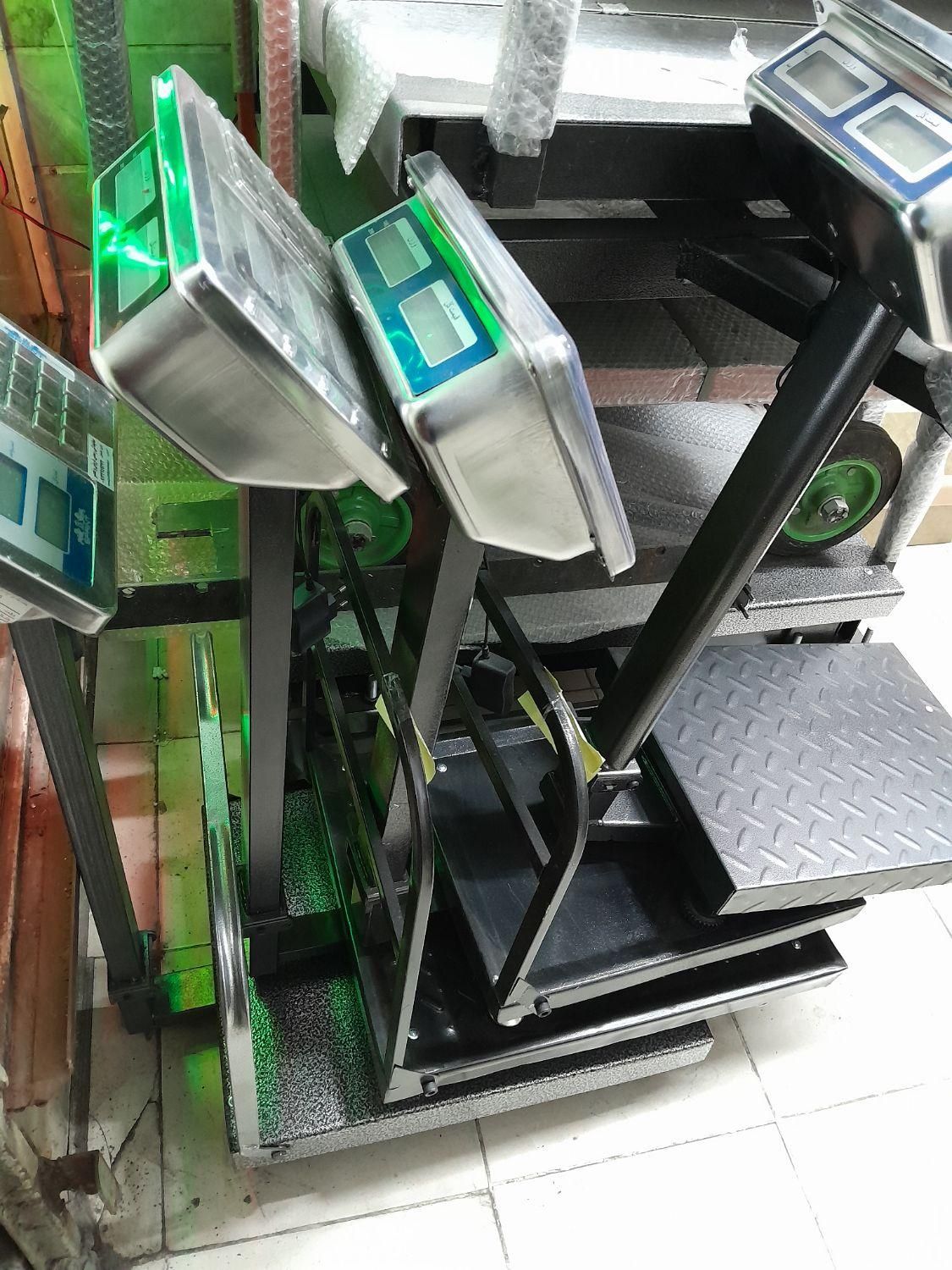 باسکول ترازو دیجیتال ۳۰۰ کیلو|فروشگاه و مغازه|ورامین, |دیوار