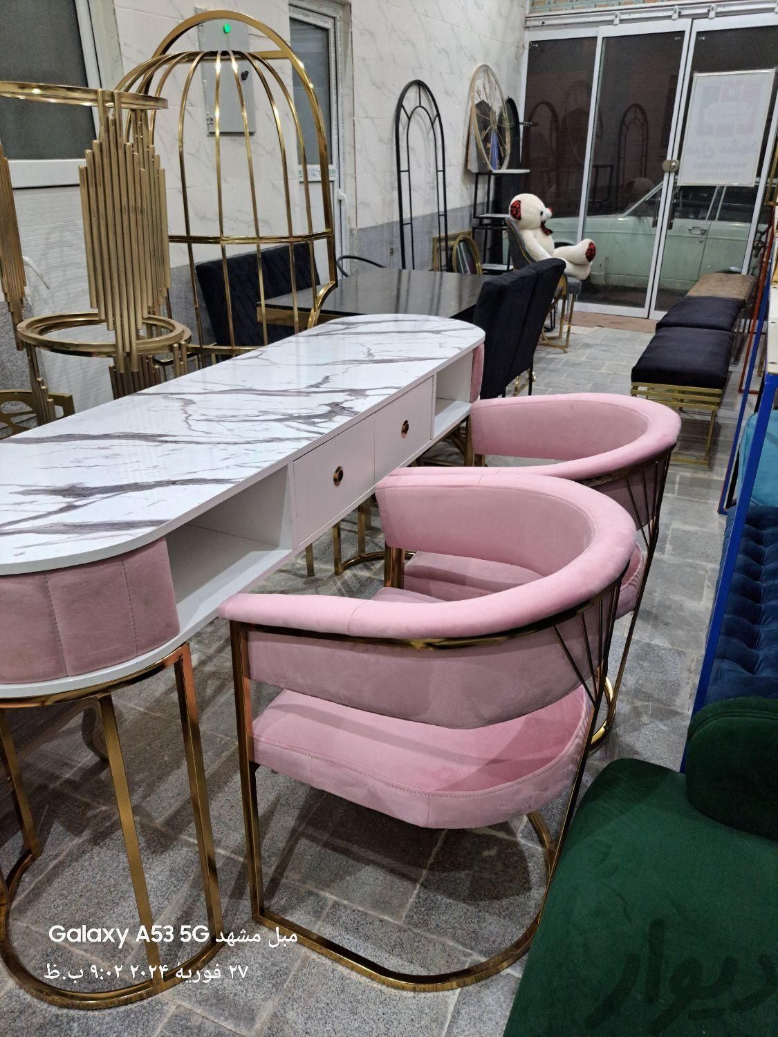صندلی و میز ناخن برند مبل مشهد|آرایشگاه و سالن‌های زیبایی|مشهد, بهمن|دیوار
