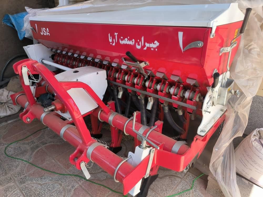 فروش یک دستگاه بذر کار و کودکار دو منظوره|ماشین‌آلات صنعتی|شیراز, دروازه قران|دیوار