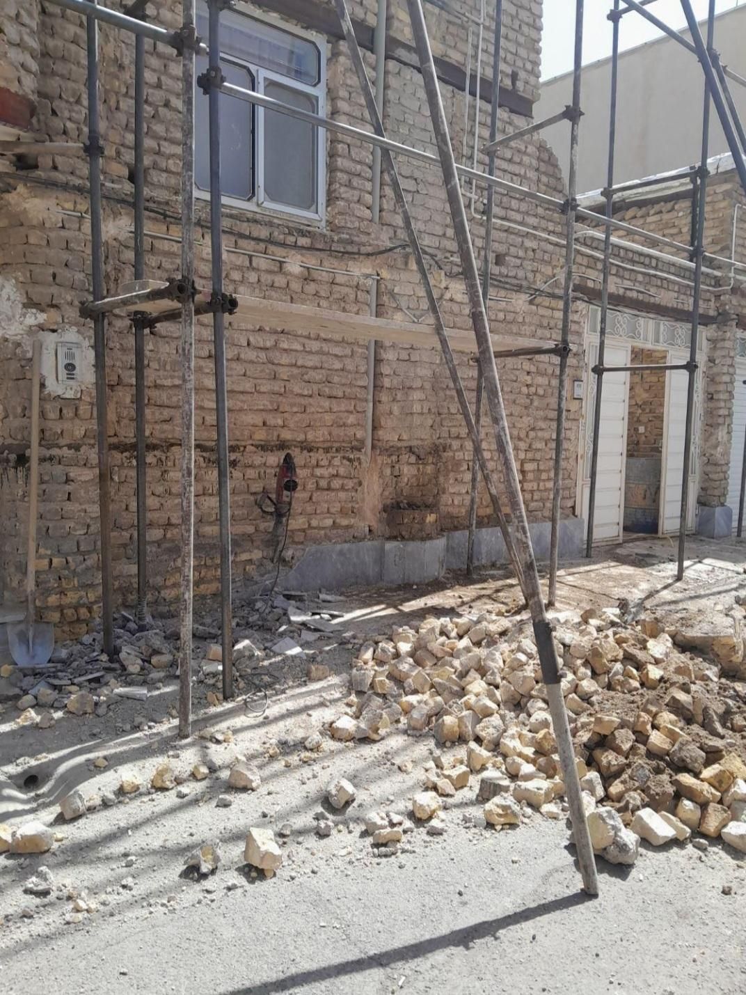 پیمانکاری تخریب ساختمان بتنی،کلنگی،چوبی|خدمات پیشه و مهارت|زنجان, |دیوار