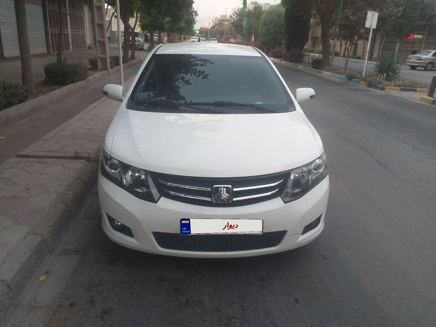 آریو اتوماتیک 1600cc، مدل ۱۳۹۷|خودرو سواری و وانت|اصفهان, آفاران|دیوار