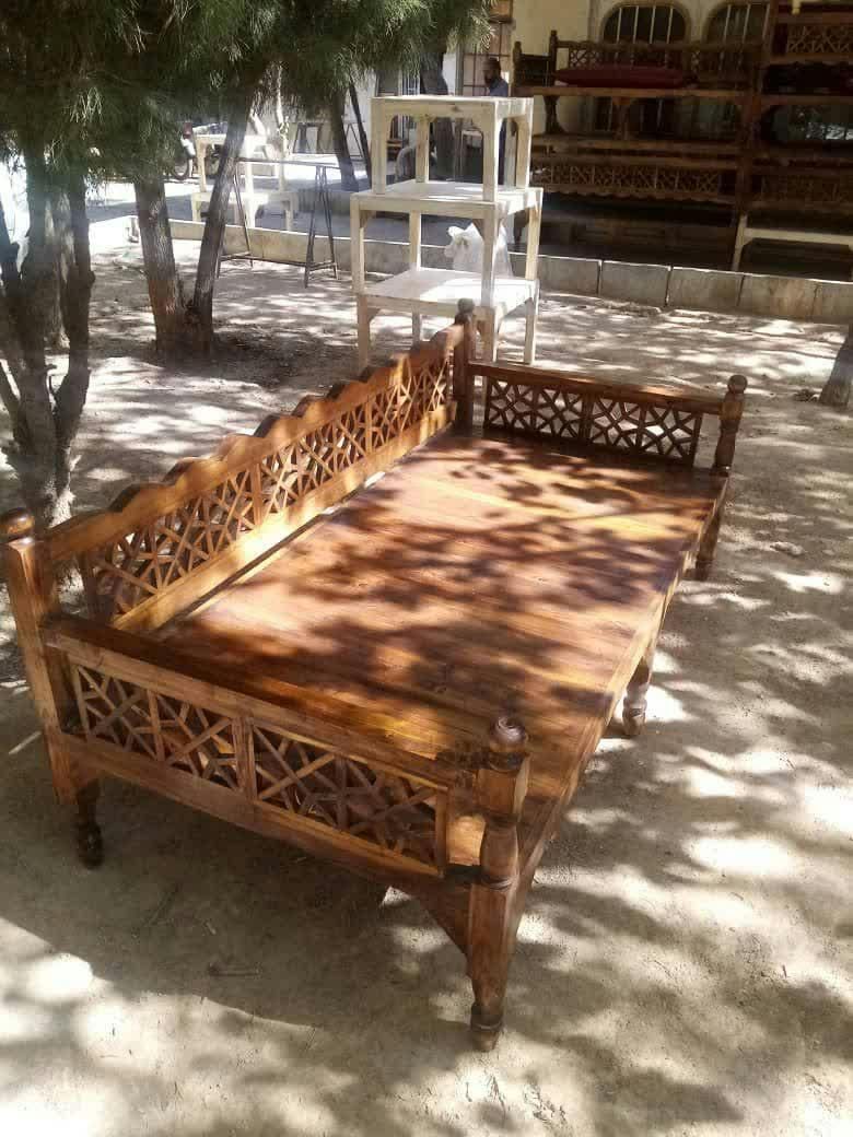 تخت سنتی چوبی|مبلمان خانگی و میز عسلی|قم, بنیاد|دیوار