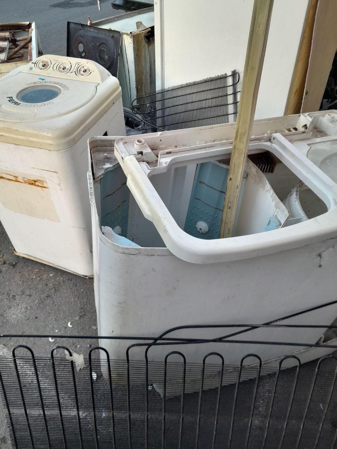 خریدارفرش سمساری ضایعاتی یخچال در پنچره آهنی|عمده‌فروشی|قم, نیروگاه|دیوار