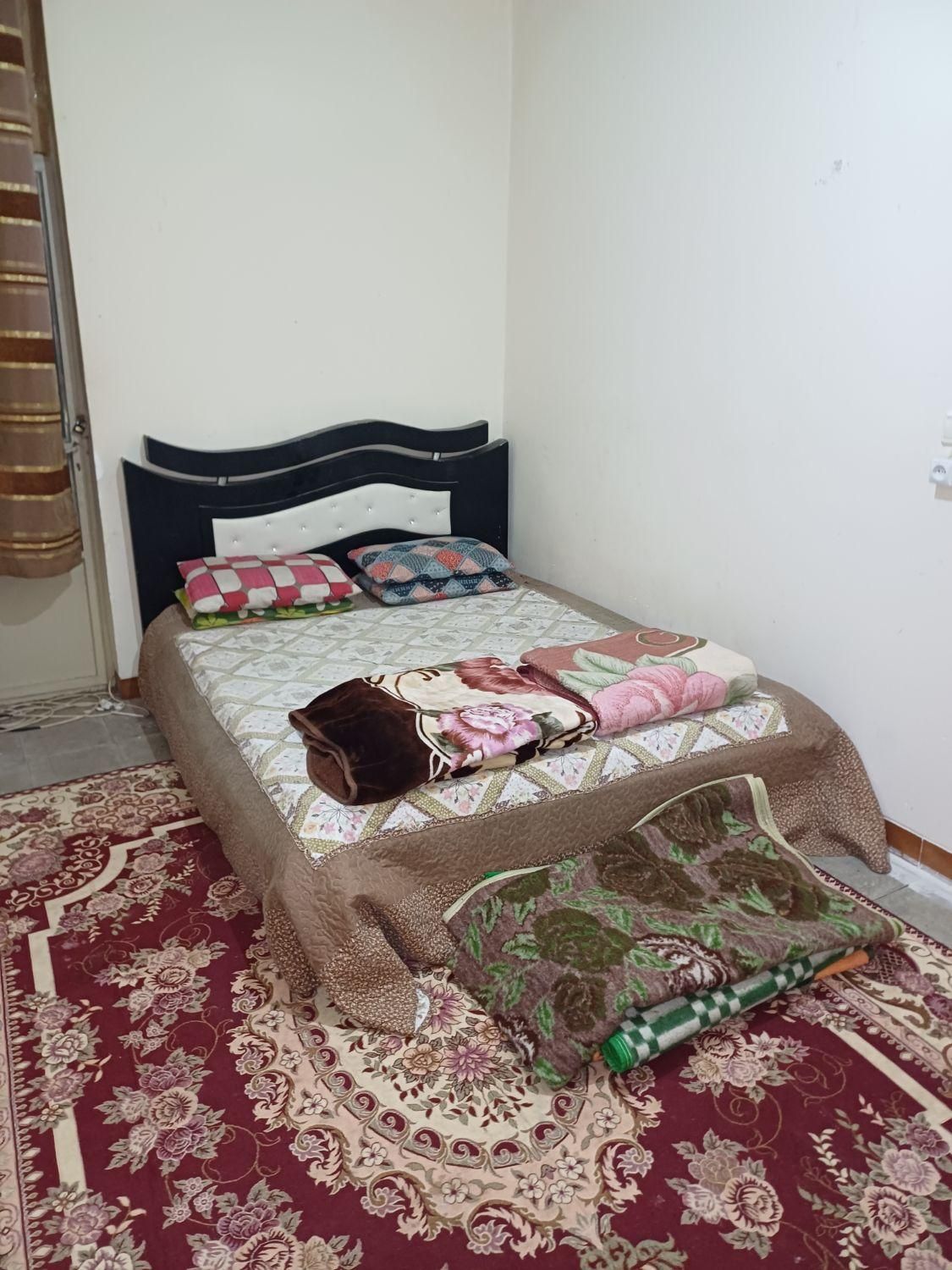 سوییت همکف با پارکینگ|اجارهٔ کوتاهمدت آپارتمان و سوئیت|کرمان, |دیوار