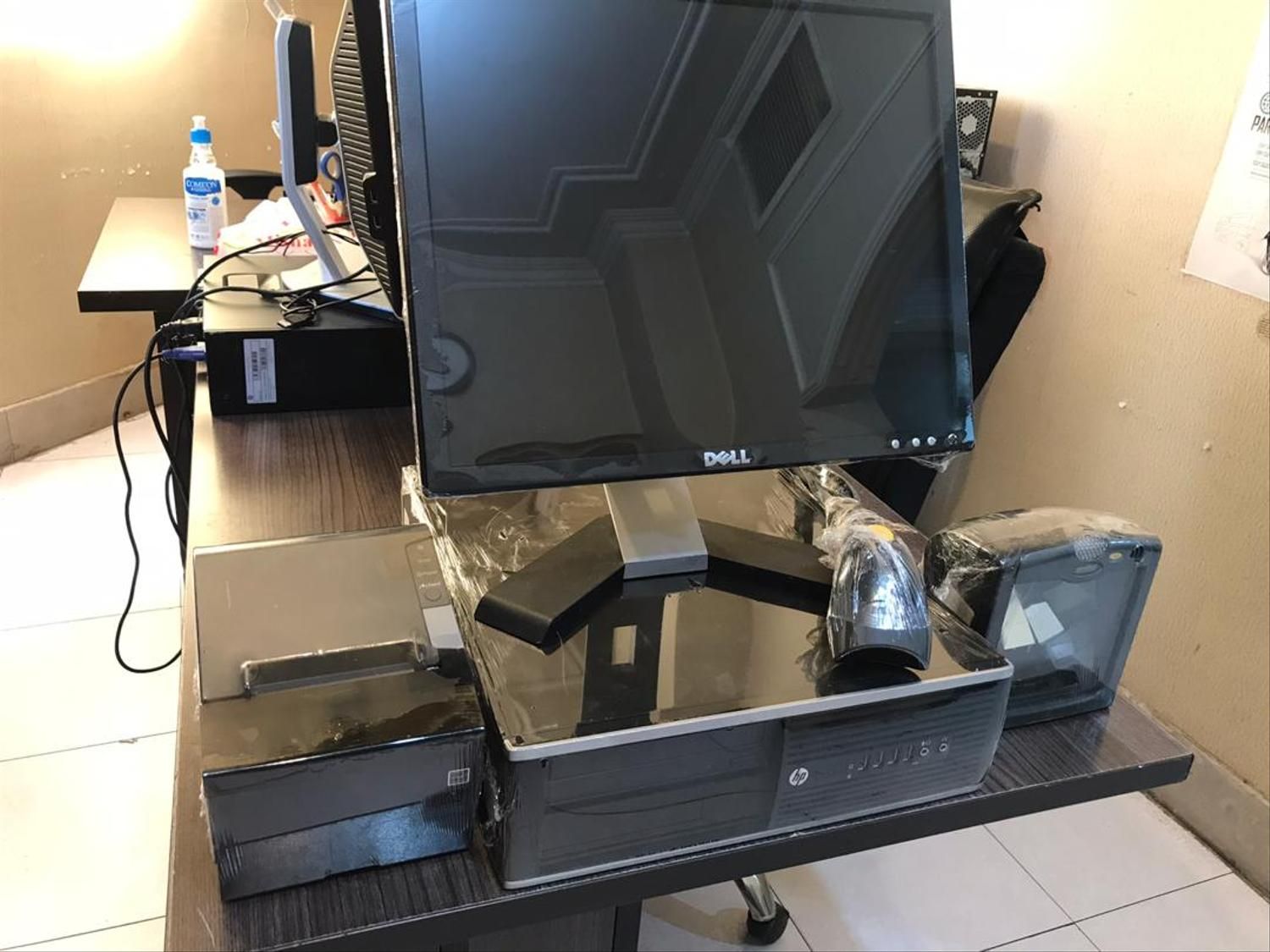 صندوق فروشگاهی hp Augus فیش پرینتر بارکدخوان|فروشگاه و مغازه|اصفهان, نقش جهان|دیوار
