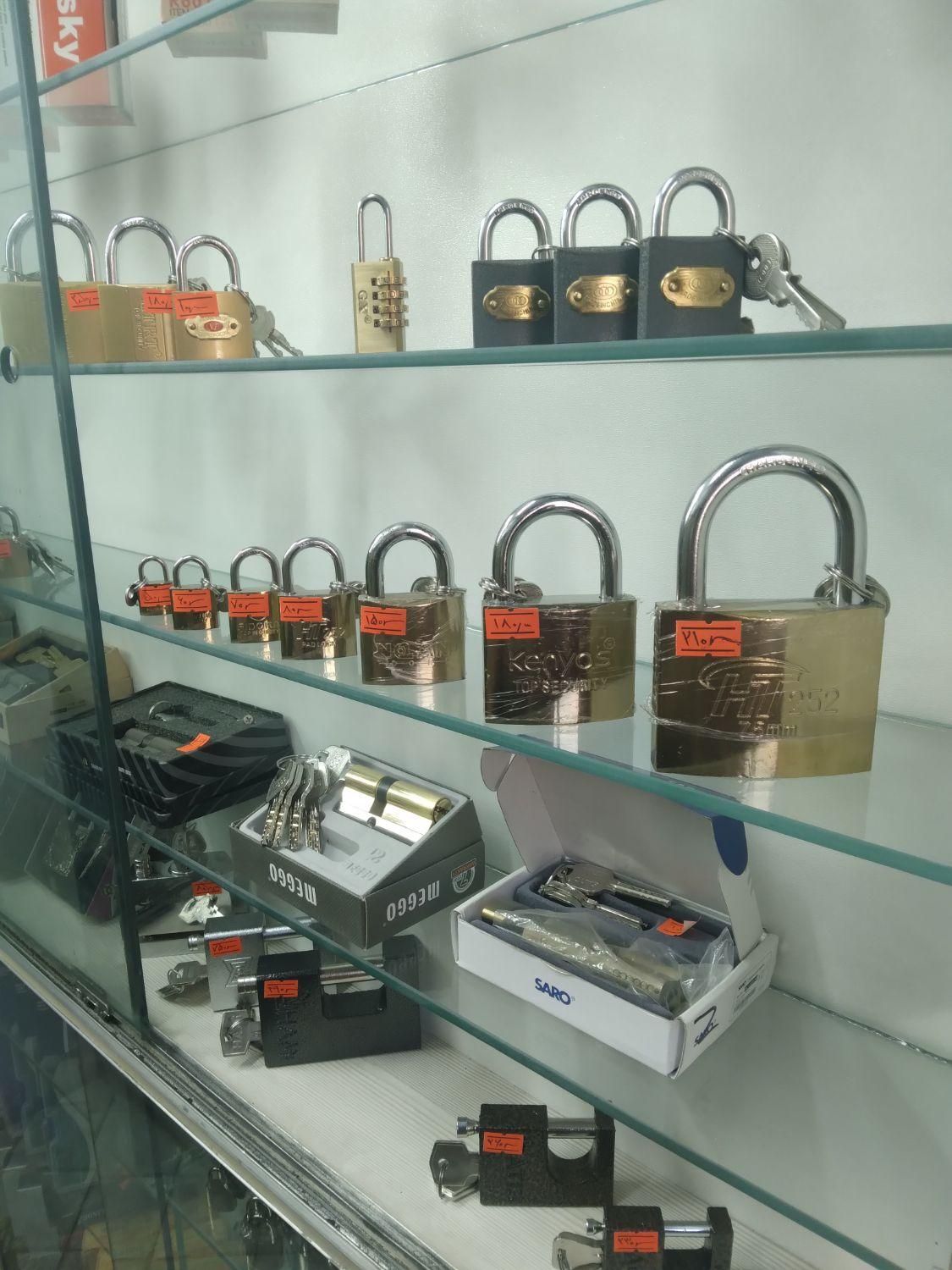 کلیدسازی قفل‌ساز سیار شبانه‌روزی نارمک تهرانپارس|خدمات پیشه و مهارت|تهران, نارمک|دیوار