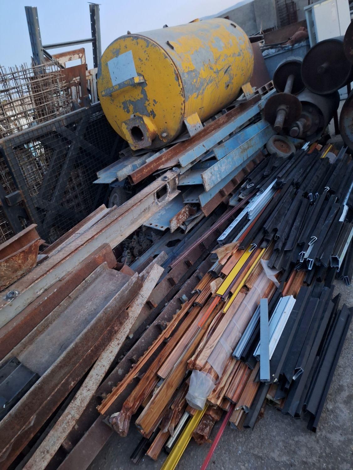 ضایعات آهن آلمینیوم مس کابل سیم وسمساری|خدمات پیشه و مهارت|شیراز, تاچارا|دیوار