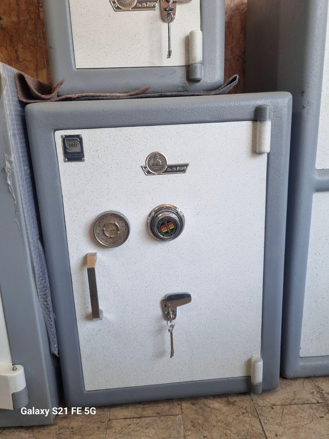 گاوصندوق کاوه اصل ۵۵۰Kr گاو صندوق ۸۰در۶۰|ابزارآلات|تهران, شهرک طالقانی|دیوار