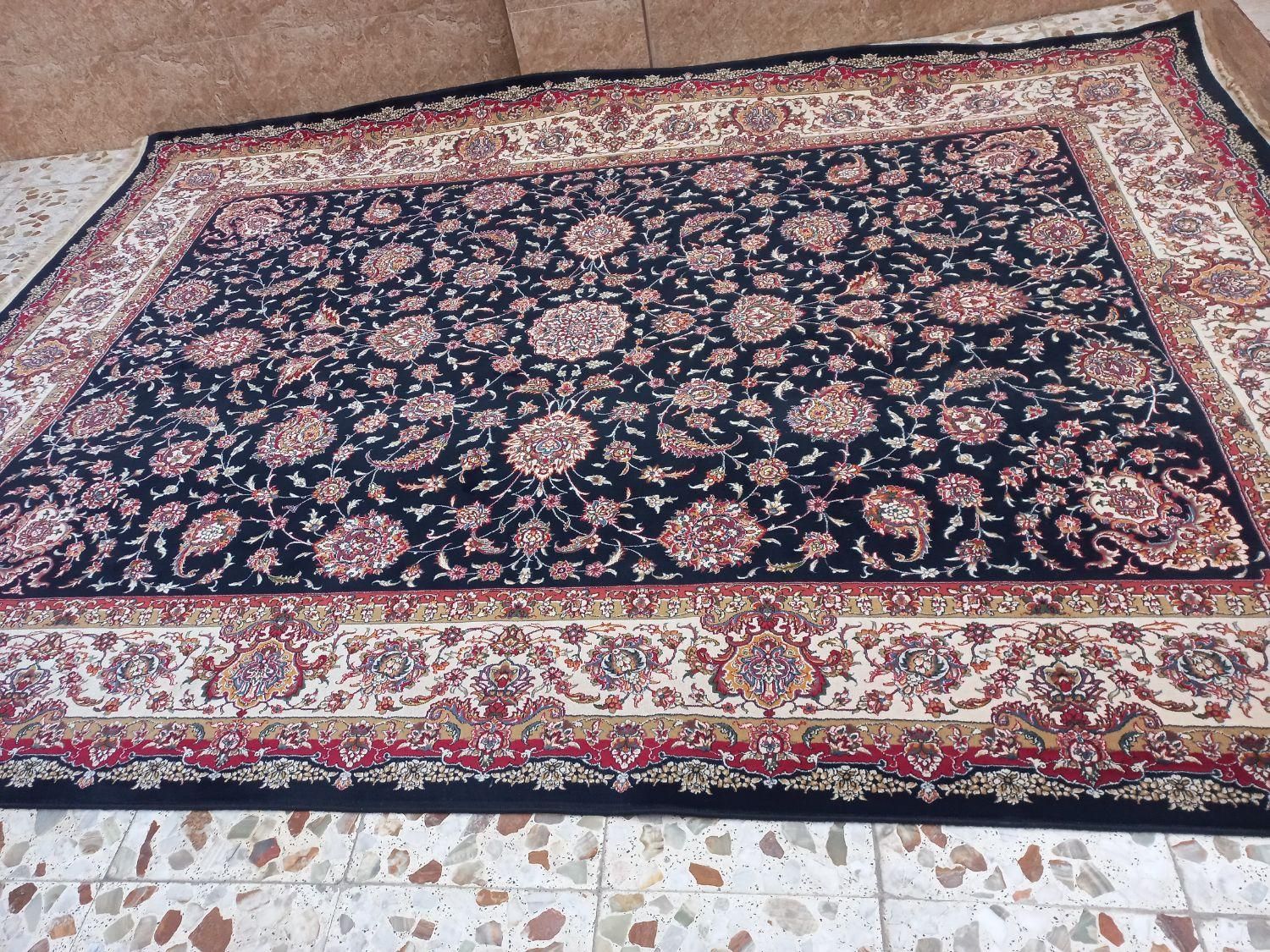 یک تخته فرش ۹متری سالم ۱سال خریدم نو تمیز|فرش|قائم‌شهر, |دیوار