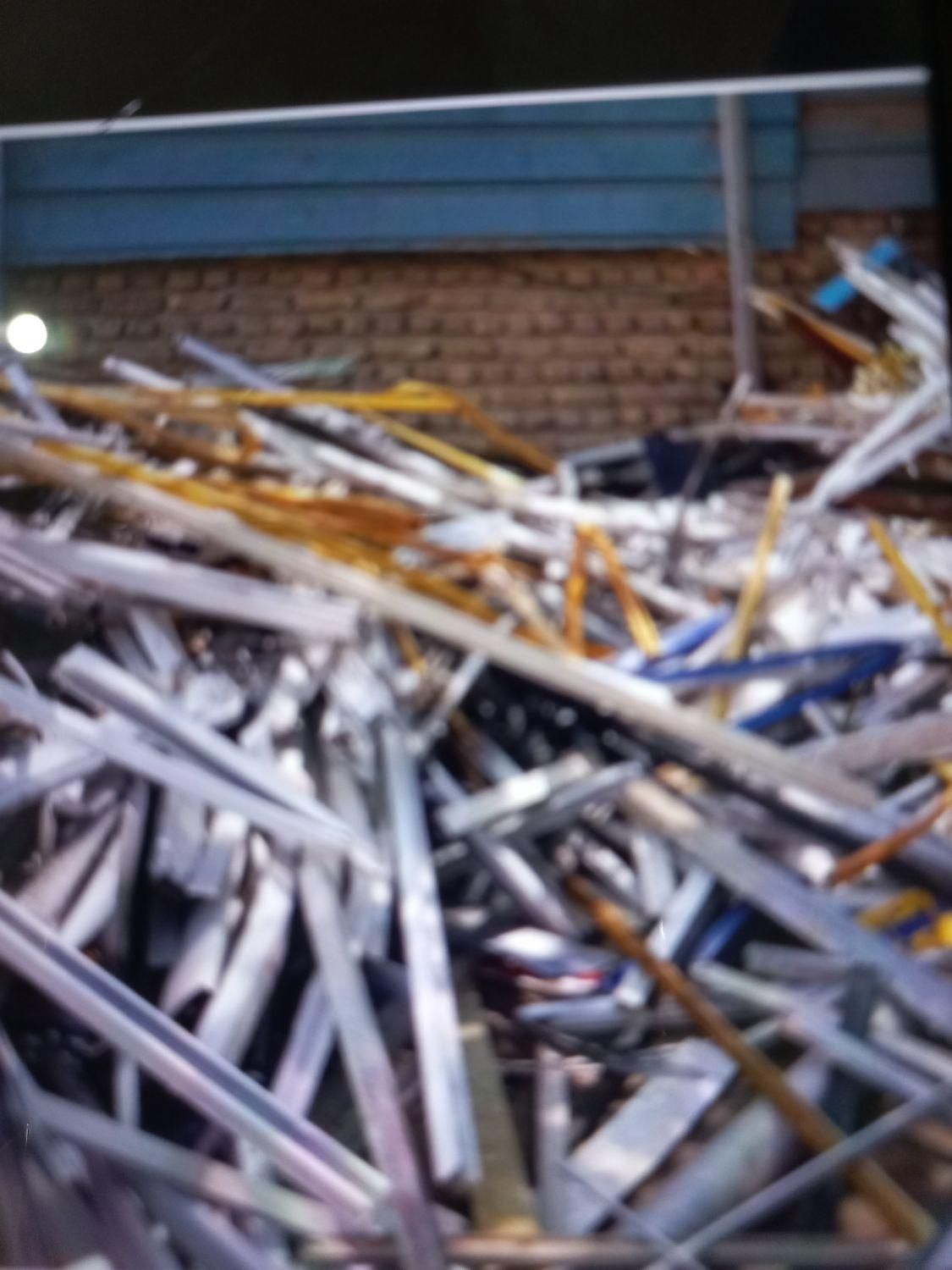 درب آلمینیوم در حیاطی مغازه در آهنی خریدارم|مصالح و تجهیزات ساختمان|مشهد, آزادشهر|دیوار