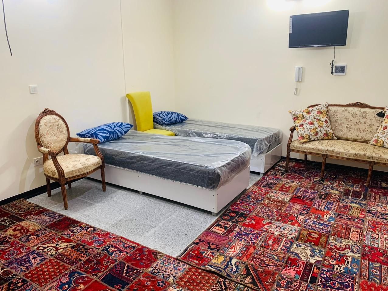 شیک وتمیز ونوساز خیابان قرنی 13|اجارهٔ کوتاهمدت آپارتمان و سوئیت|کرمان, |دیوار