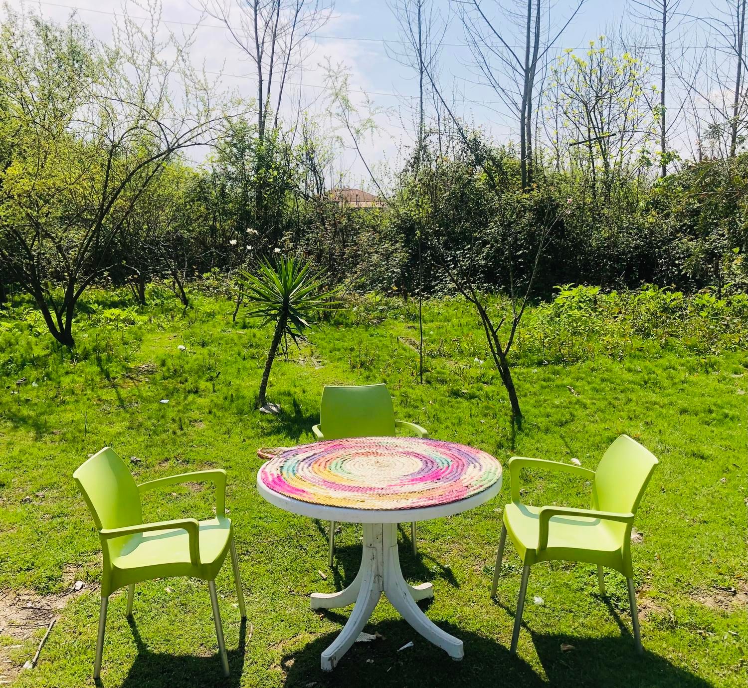 *سوییت *در باغ ویلای زیبای* ۳۲۰۰ *متری|اجارهٔ کوتاه‌مدت آپارتمان و سوئیت|رشت, گلباغ نماز|دیوار