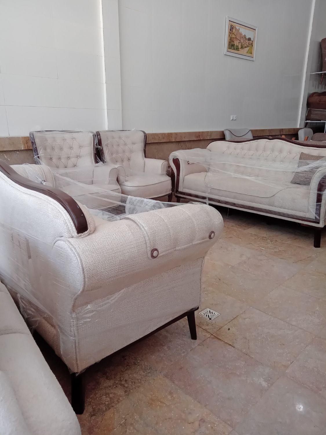 کلاسیک|مبلمان خانگی و میز عسلی|نیشابور, جمهوری|دیوار