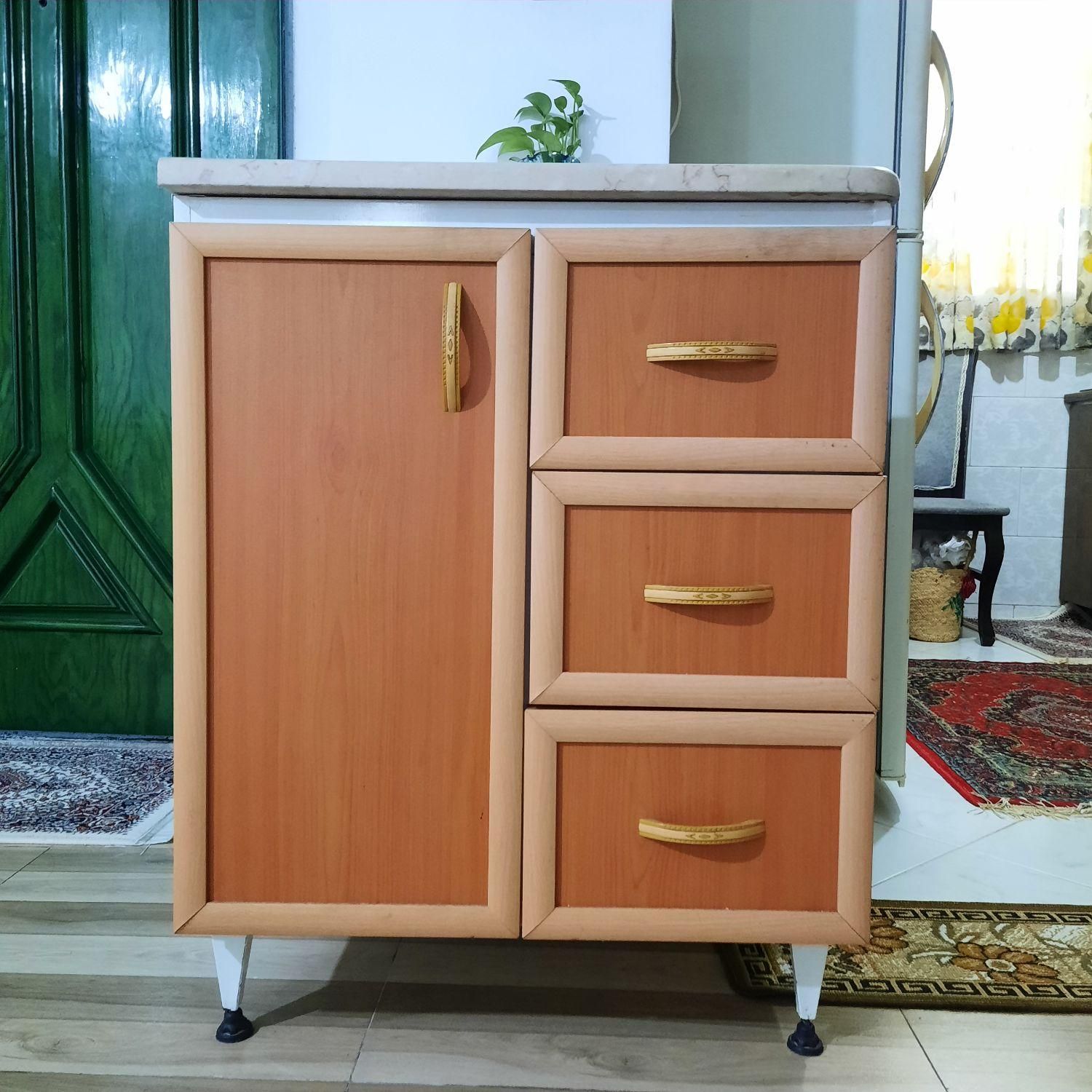 کابینت ام دی اف کشودار سالم و تمیز|مصالح و تجهیزات ساختمان|رشت, حمیدیان|دیوار