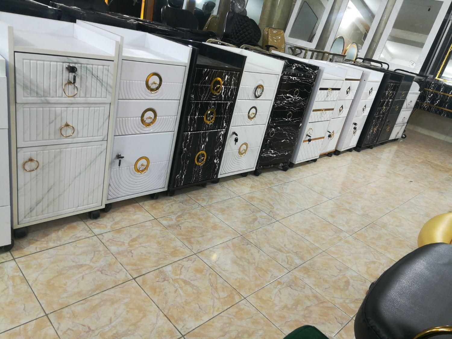 ترولی فلزی ترولی چوبی فایل تخت تتو3استادکار|آرایشگاه و سالن‌های زیبایی|کرج, دهقان ویلا|دیوار
