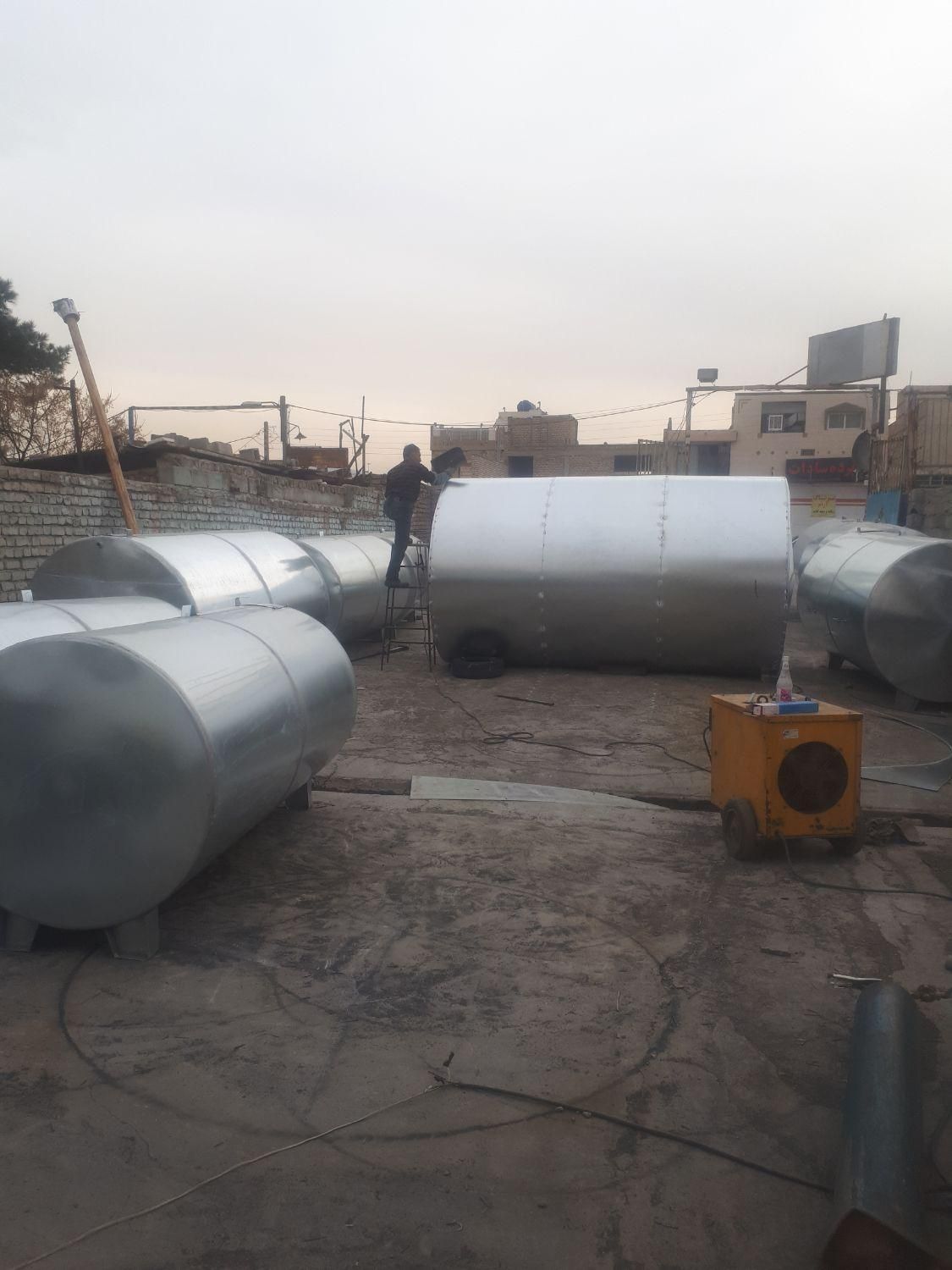 تانکر ۲هزار لیتری تانک ۳ هزار لیتری گالوانیزه|مصالح و تجهیزات ساختمان|اصفهان, جلالیه|دیوار